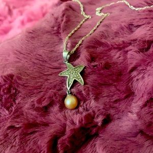 Van tell Pearls necklace